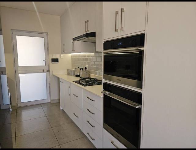 3 BEDROOM APARTMENT FOR SALE IN HARTENBOS CENTRAL